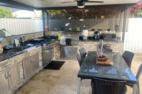 Villa ou maison à vendre à Miami, Floride: 3 chambres, 164.44 m2 № 2054540 - photo 12