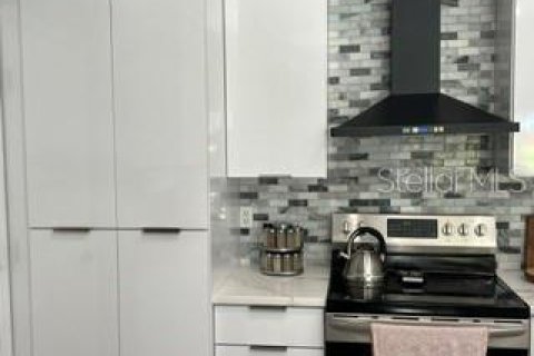 Casa en venta en Davenport, Florida, 4 dormitorios, 131.18 m2 № 2122502 - foto 7
