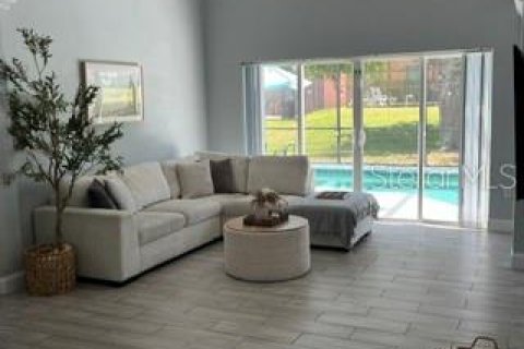 Casa en venta en Davenport, Florida, 4 dormitorios, 131.18 m2 № 2122502 - foto 3
