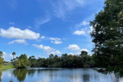 House in Orlando, Florida 4 bedrooms, 285.49 sq.m. № 1916650 - photo 14
