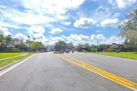 House in Orlando, Florida 4 bedrooms, 285.49 sq.m. № 1916650 - photo 4