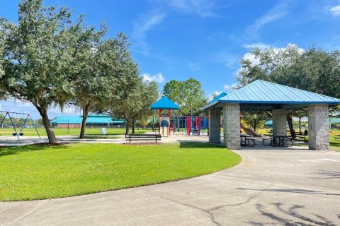 House in Orlando, Florida 4 bedrooms, 285.49 sq.m. № 1916650 - photo 7