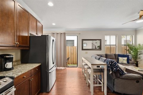 Townhouse in Tampa, Florida 2 bedrooms, 136.01 sq.m. № 1787878 - photo 8