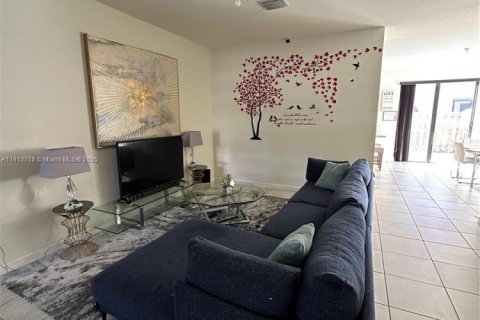 Купить таунхаус в Хомстед, Флорида 3 спальни, 161.65м2, № 1972060 - фото 3