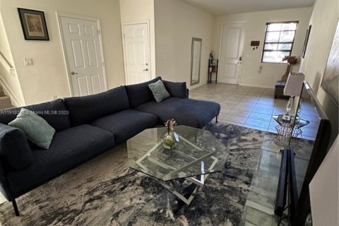 Купить таунхаус в Хомстед, Флорида 3 спальни, 161.65м2, № 1972060 - фото 4