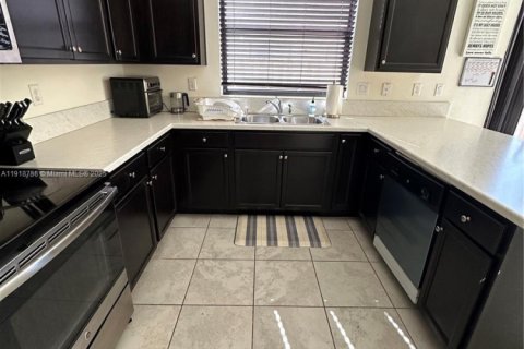 Купить таунхаус в Хомстед, Флорида 3 спальни, 161.65м2, № 1972060 - фото 12