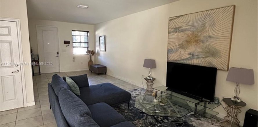 Таунхаус в Хомстед, Флорида 3 спальни, 161.65м2 № 1972060