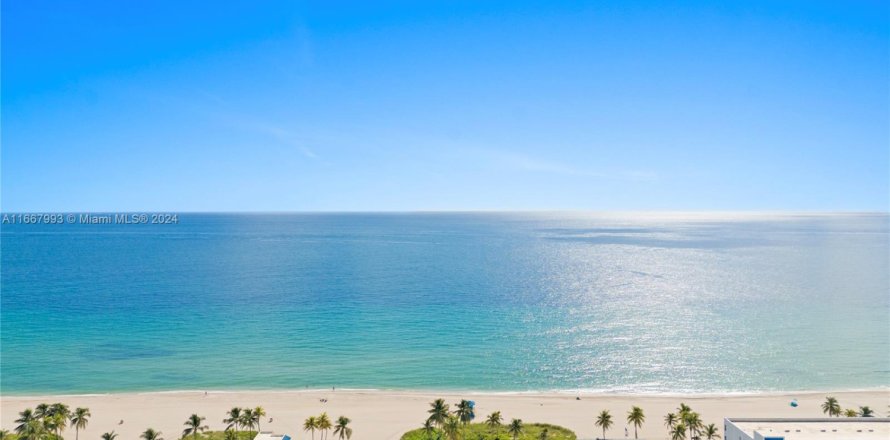 Condominio en Hollywood, Florida, 1 dormitorio № 1384073