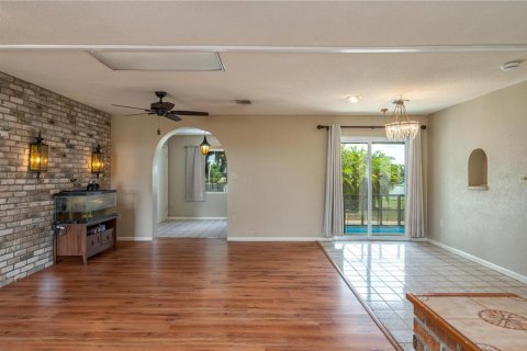 Casa en venta en Frostproof, Florida, 3 dormitorios, 235.6 m2 № 1916189 - foto 8
