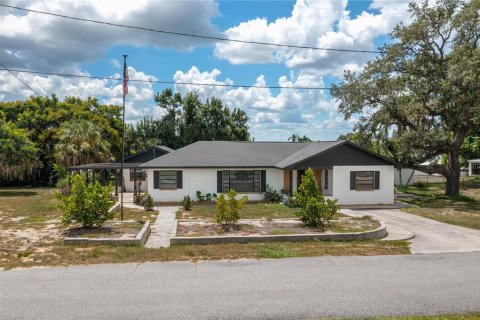 Casa en venta en Frostproof, Florida, 3 dormitorios, 235.6 m2 № 1916189 - foto 2