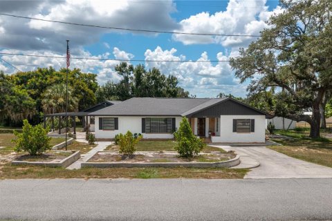 Casa en venta en Frostproof, Florida, 3 dormitorios, 235.6 m2 № 1916189 - foto 1