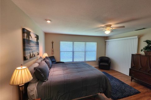 Condo in Sarasota, Florida, 2 bedrooms  № 1840084 - photo 9