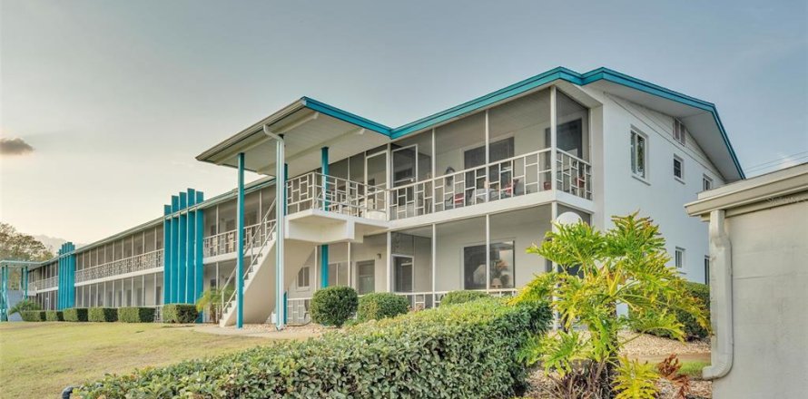Condominio en Lakeland, Florida, 2 dormitorios  № 2240022