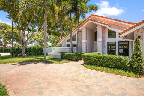 House in Coral Springs, Florida 4 bedrooms, 200.39 sq.m. № 1727659 - photo 5