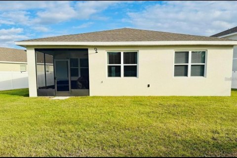 House in Auburndale, Florida 3 bedrooms, 166.02 sq.m. № 2396965 - photo 11