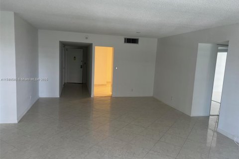 Купить кондоминиум в Халландейл-Бич, Флорида 2 спальни, 139.35м2, № 1811201 - фото 7
