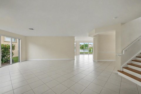 Villa ou maison à vendre à Port St. Lucie, Floride: 5 chambres, 322.84 m2 № 2146867 - photo 18
