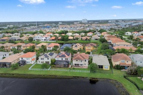 Villa ou maison à vendre à Port St. Lucie, Floride: 5 chambres, 322.84 m2 № 2146867 - photo 4