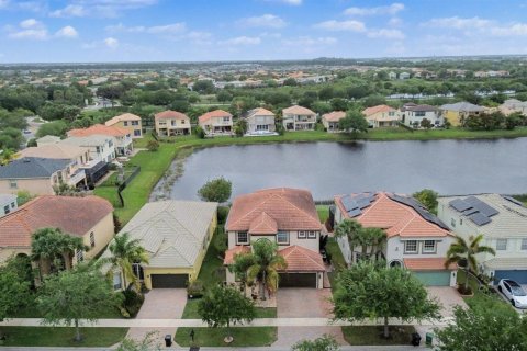 Villa ou maison à vendre à Port St. Lucie, Floride: 5 chambres, 322.84 m2 № 2146867 - photo 2
