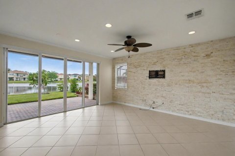 Villa ou maison à vendre à Port St. Lucie, Floride: 5 chambres, 322.84 m2 № 2146867 - photo 16