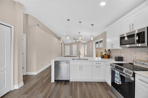 Villa ou maison à vendre à Seffner, Floride: 3 chambres, 120.68 m2 № 2437400 - photo 15