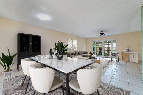 Touwnhouse à vendre à Fort Lauderdale, Floride: 3 chambres, 130.06 m2 № 2388398 - photo 3