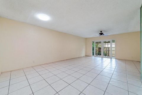 Touwnhouse à vendre à Fort Lauderdale, Floride: 3 chambres, 130.06 m2 № 2388398 - photo 4