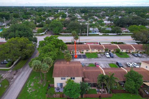 Touwnhouse à vendre à Fort Lauderdale, Floride: 3 chambres, 130.06 m2 № 2388398 - photo 30