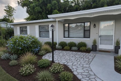 House in Plant City, Florida 3 bedrooms, 134.34 sq.m. № 2291320