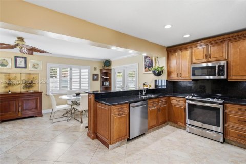 Villa ou maison à vendre à Oakland Park, Floride: 3 chambres, 144 m2 № 2189466 - photo 17
