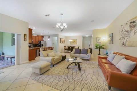 Townhouse in Orlando, Florida 4 bedrooms, 229 sq.m. № 2236974 - photo 5