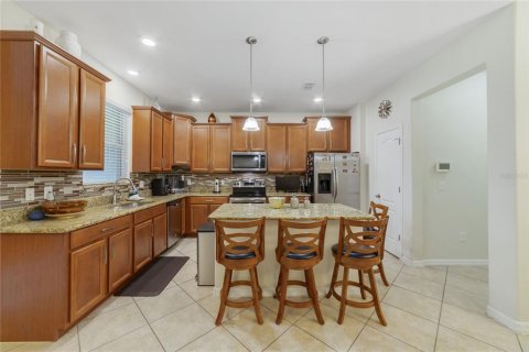 Townhouse in Orlando, Florida 4 bedrooms, 229 sq.m. № 2236974 - photo 7