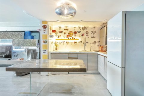Condo in Miami Beach, Florida, 1 bedroom  № 1953548 - photo 8