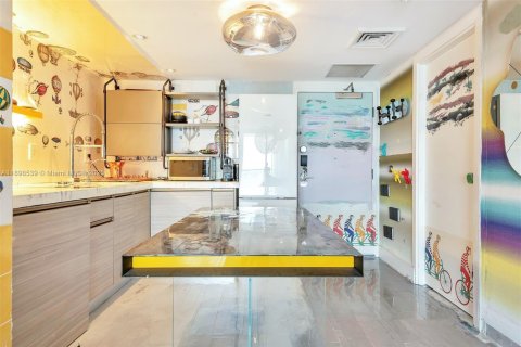 Condo in Miami Beach, Florida, 1 bedroom  № 1953548 - photo 7