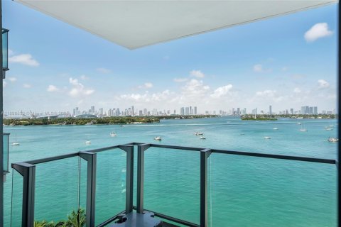 Condo in Miami Beach, Florida, 1 bedroom  № 1953548 - photo 2