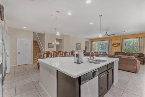 House in Davenport, Florida 8 bedrooms, 374.3 sq.m. № 1850149 - photo 8