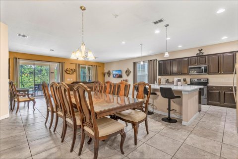 House in Davenport, Florida 8 bedrooms, 374.3 sq.m. № 1850149 - photo 5
