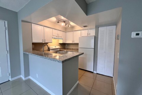 Copropriété à louer à West Palm Beach, Floride: 1 chambre, 48.96 m2 № 2387782 - photo 2