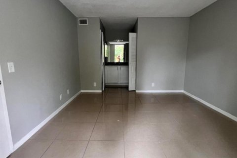 Copropriété à louer à West Palm Beach, Floride: 1 chambre, 48.96 m2 № 2387782 - photo 12