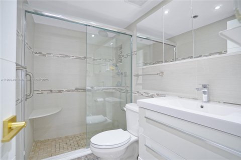 Купить кондоминиум в Майами-Бич, Флорида 1 спальня, 73.39м2, № 1965157 - фото 8