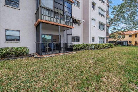 Condo in Saint Petersburg, Florida, 2 bedrooms  № 1567077 - photo 30