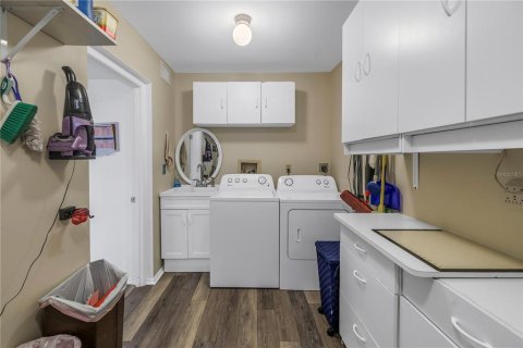 Condo in Saint Petersburg, Florida, 2 bedrooms  № 1567077 - photo 23