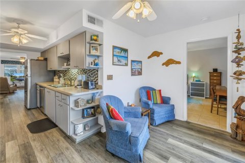 Condo in Saint Petersburg, Florida, 2 bedrooms  № 1567077 - photo 21