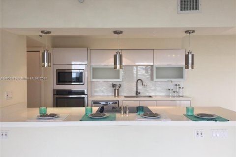 Condo in Aventura, Florida, 2 bedrooms  № 1742370 - photo 4
