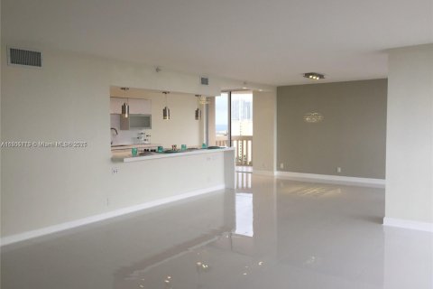 Condo in Aventura, Florida, 2 bedrooms  № 1742370 - photo 1