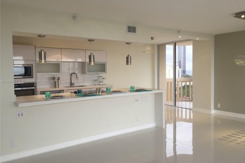 Condo in Aventura, Florida, 2 bedrooms  № 1742370 - photo 20