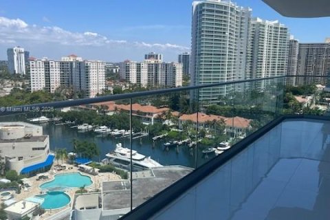 Condo in Aventura, Florida, 2 bedrooms  № 1742370 - photo 25