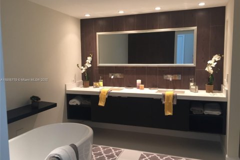 Condo in Aventura, Florida, 2 bedrooms  № 1742370 - photo 15