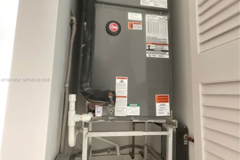 Снять в аренду кондоминиум в Майами, Флорида 3 спальни, 195.09м2, № 2000275 - фото 14