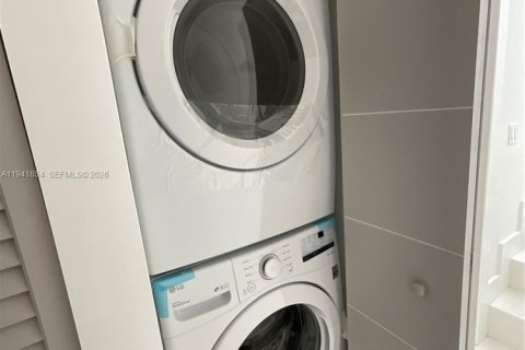 Снять в аренду кондоминиум в Майами, Флорида 3 спальни, 195.09м2, № 2000275 - фото 15